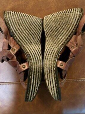 Born Handcrafted Leather Wedge Sandals – Women’s Size 8 – Brown – Never Worn